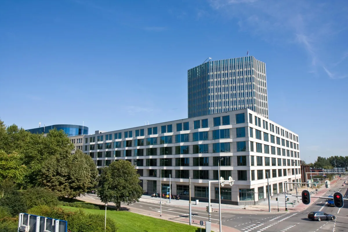 De Airborne Tower in Arnhem, waar het kantoor van Newid zit